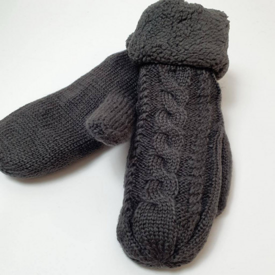 Варежки вязаные женские