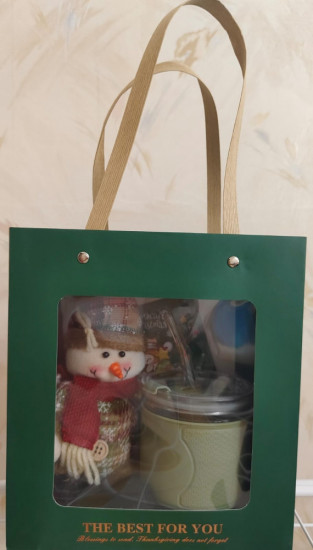 Новогодний подарочный бокс