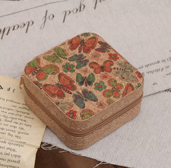 Набор для шитья в шкатулке