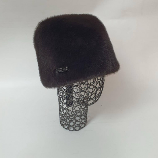 Пилотка «Брошь со стразами»