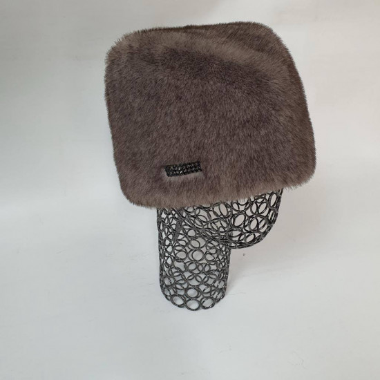 Пилотка «Брошь со стразами»