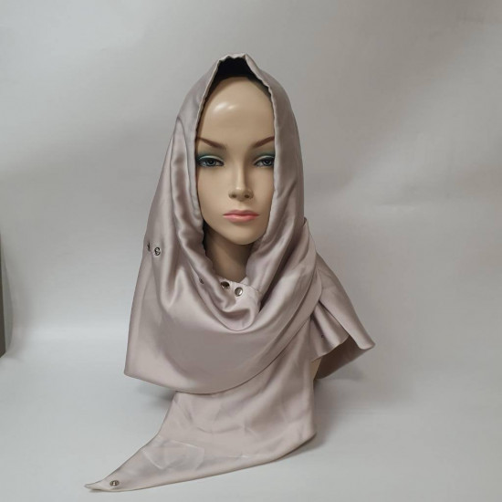 Бактус с глянцевой поверхностью и заклепками на флисе «Fashion»