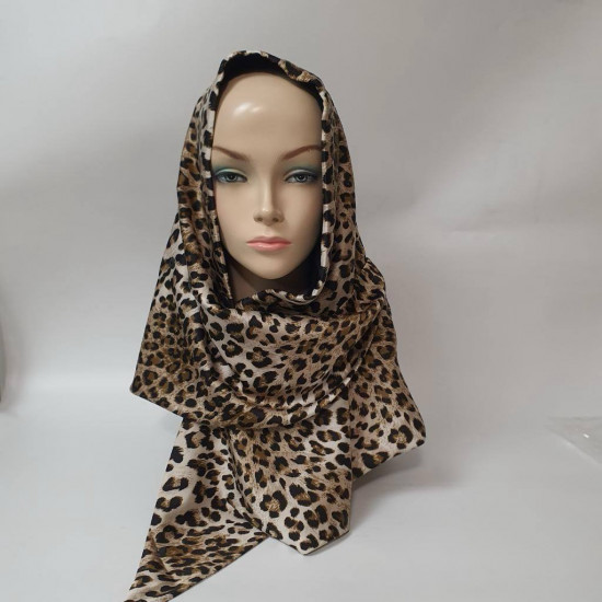 Бактус женский с глянцевой поверхность и заклепками на флисе «Fashion»