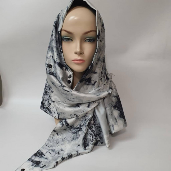 Бактус женский с глянцевой поверхность и заклепками на флисе «Fashion»