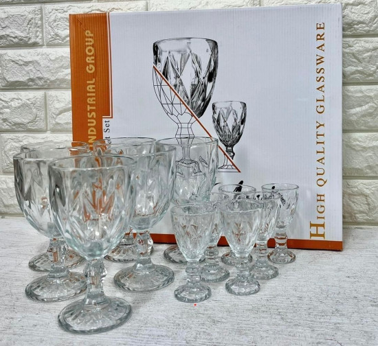 Набор фужеров и рюмок