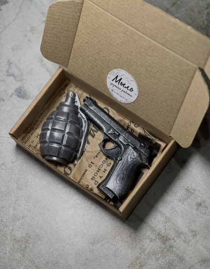 Подарочный набор сувенирного мыла «Пистолет и граната»