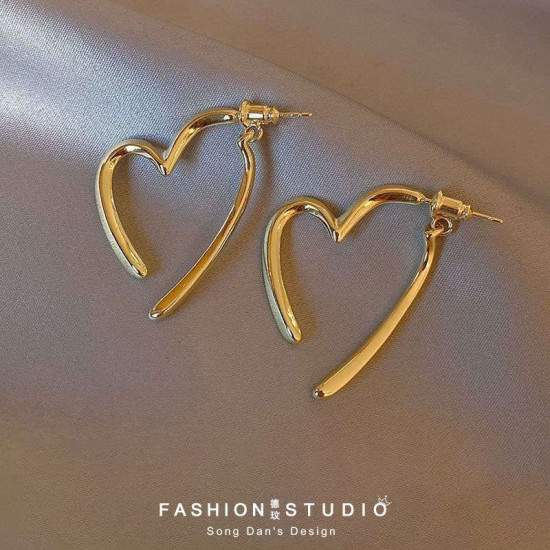 Серьги в форме сердца