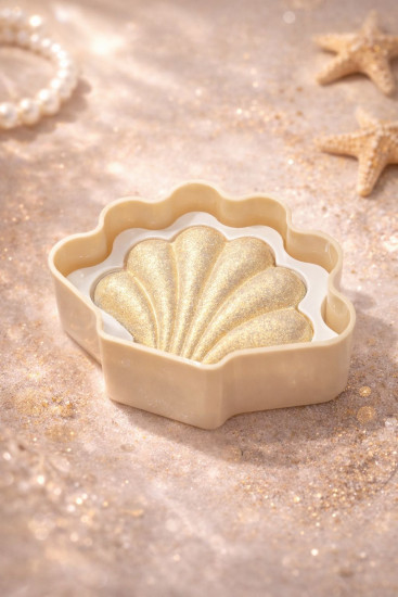 Хайлайтер для лица в форме ракушки сияющий, оттенок 01 Золотистое сияние