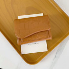 коричневый