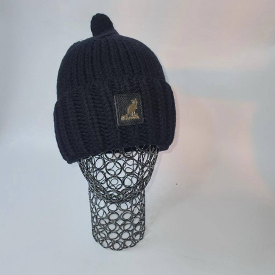 Шапка женская с пипкой по голове и отворотом