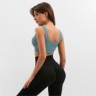 темно-зеленый