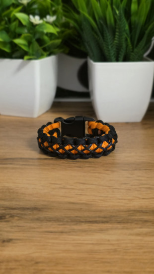 Браслет из паракорда