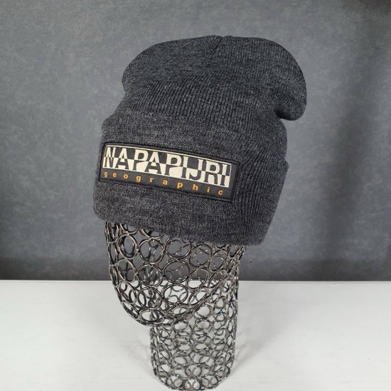 Шапка однотонная с отворотом, двойная вязка