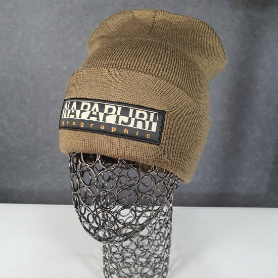 Шапка однотонная с отворотом, двойная вязка