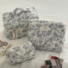 молочно-белый