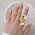 золотистый