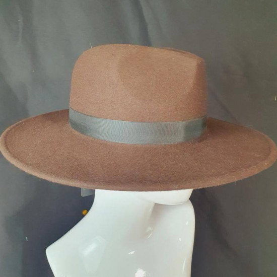 Шляпа женская с широкими полями