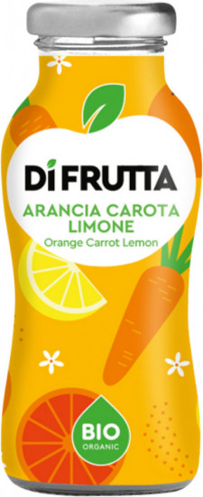 Органический сок из апельсина, моркови и лимона