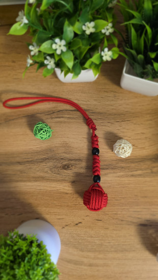 Брелок из паракорда «Обезьяний кулак»