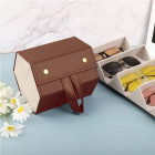 коричневый