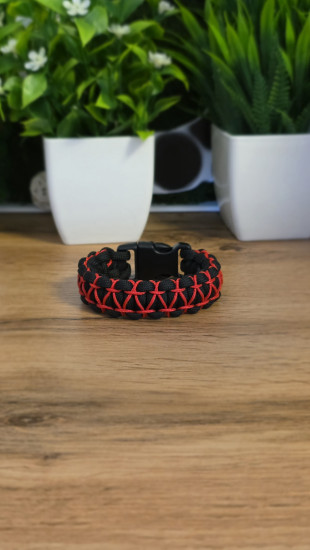 Браслет из паракорда