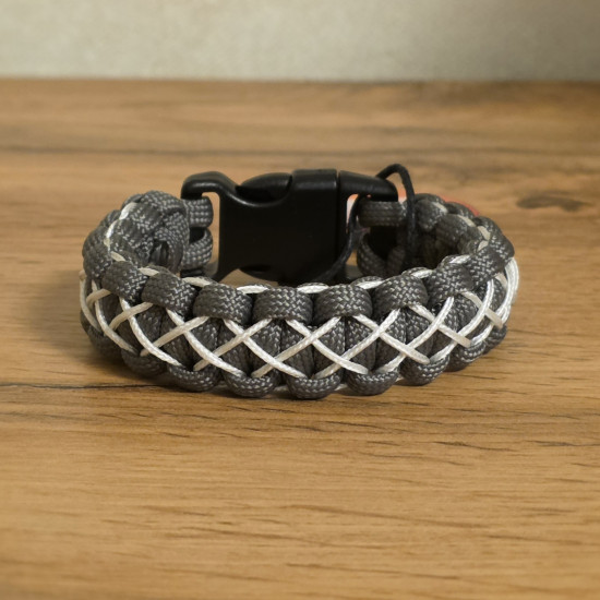 Браслет из паракорда