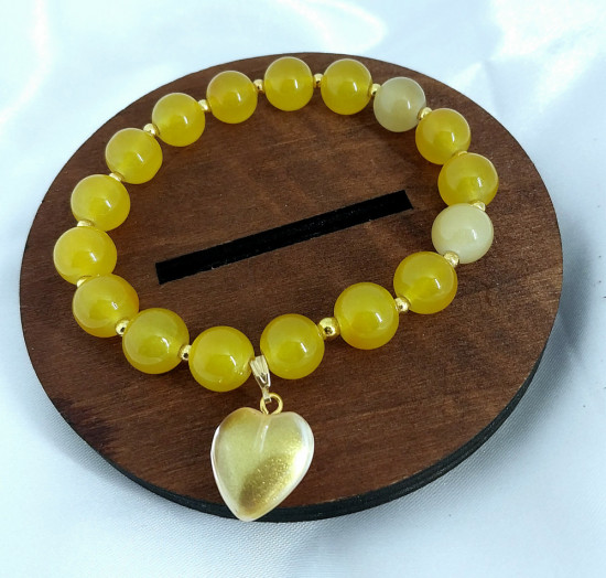 Женский браслет ручной работы из желтых бусин