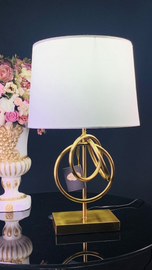 Лампа настольная