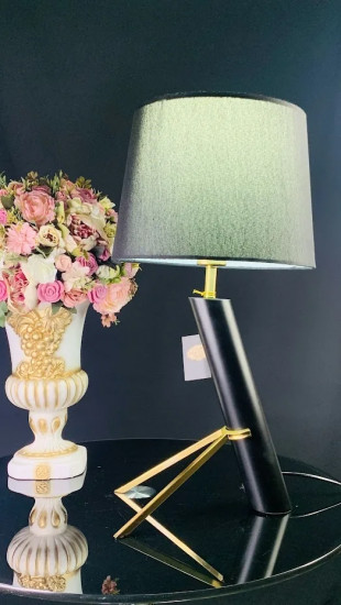 Лампа настольная