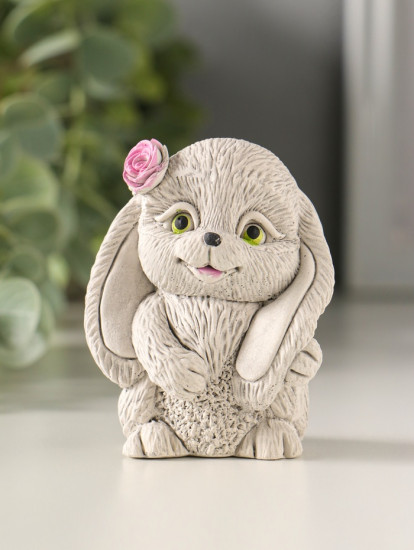 Фигурка «Кролик с цветком»