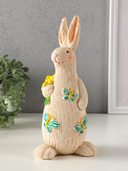 Фигурка «Зайка вязанный с букетом цветов»