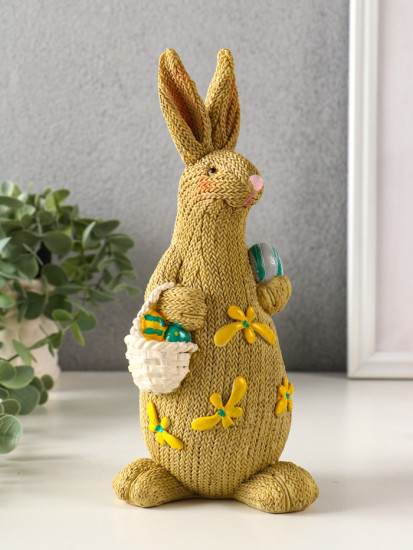 Фигурка «Зайка вязанный с пасхальными яичками»