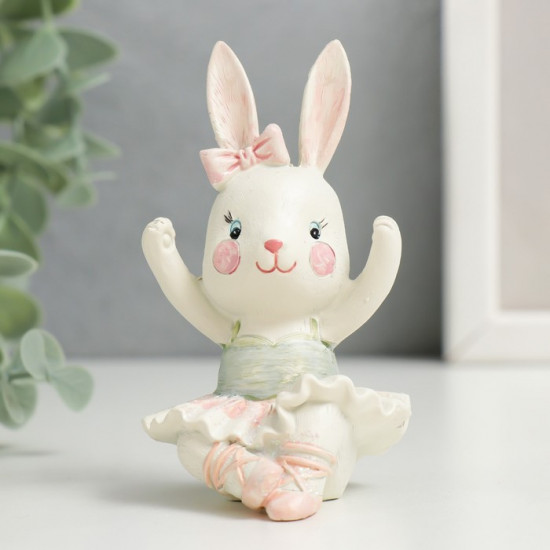 Фигурка «Зайка-балерина сидит»