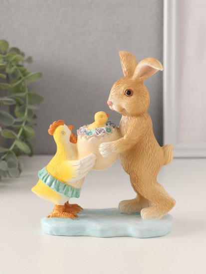 Фигурка «Зайчик и курочка с цыплёнком в скорлупе»