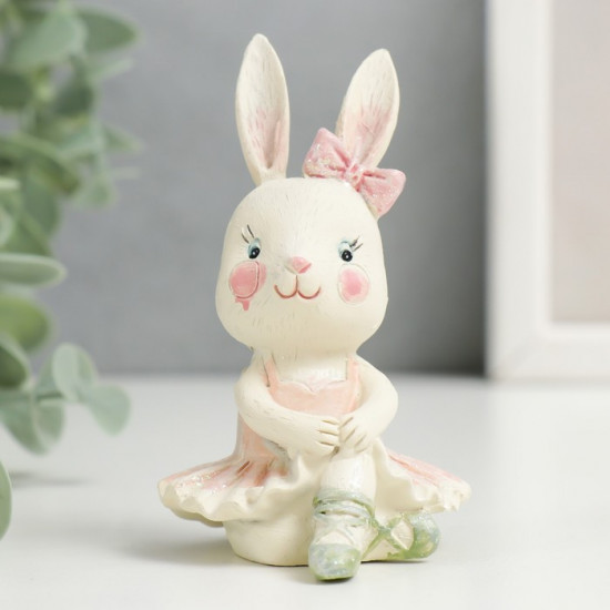 Фигурка «Маленькая зайка-балерина разминка»