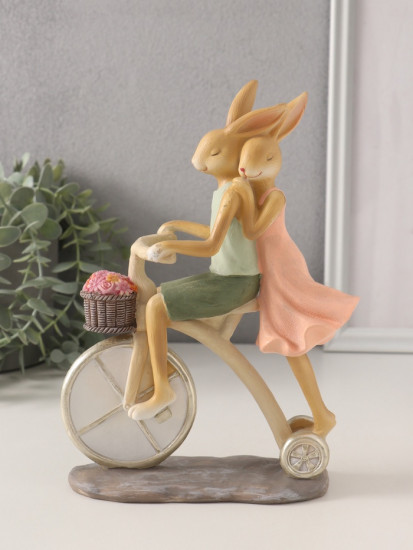 Фигурка «Романтика. Кролики: катание на велосипеде»