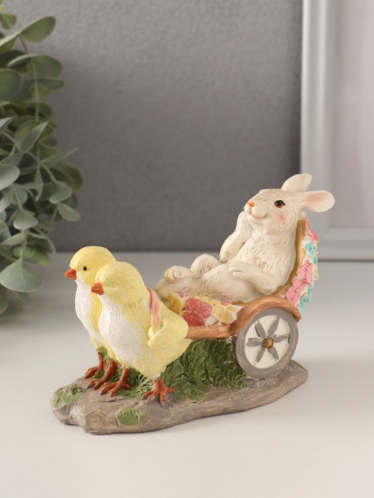 Фигурка «Цыплята везут кролика в колеснице»