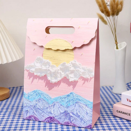 Подарочный картонный пакет с 3D-эффектом «Солнце»