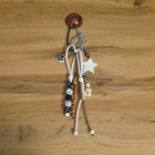 белый/коричневый