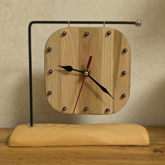 Настольные часы ручной работы