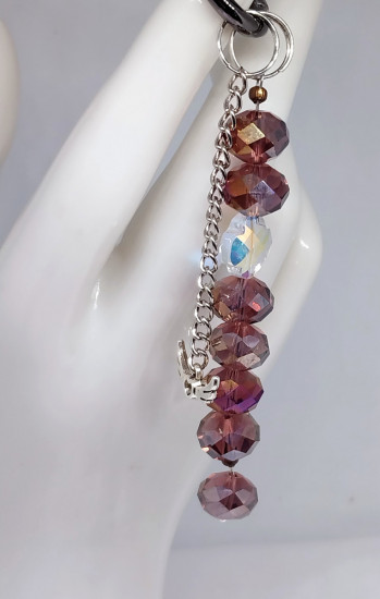 Брелок для ключей из стеклянных бусин с подвеской
