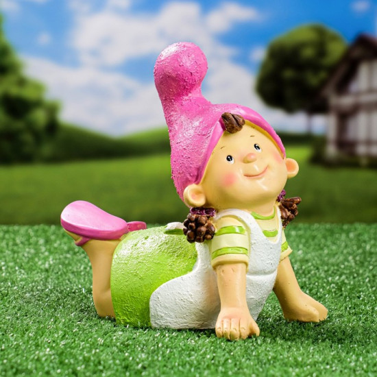 Садовая фигура из полистоуна «Девочка-гномик»
