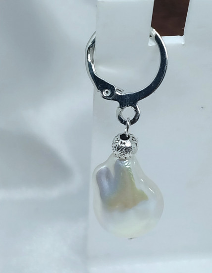 Женские серьги с жемчужиной