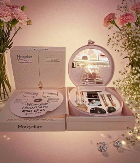 Подарочный набор декоративной косметики в шкатулке с зеркалом