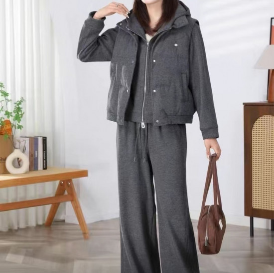 Женский костюм-тройка