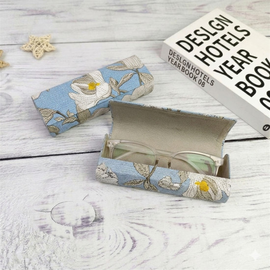 Футляр для очков с цветочным принтом на магнитном замке