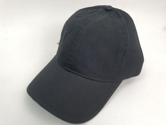 Бейсболка однотонная козырёк линия