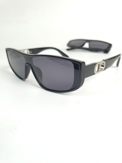 Очки солнцезащитные