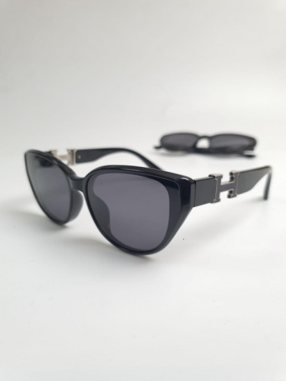 Очки солнцезащитные