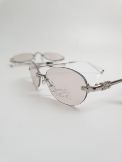 Очки солнцезащитные